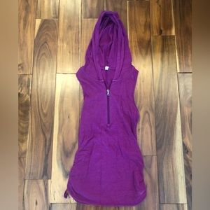 Women’s Under Armour Workout Tank with Hood. Size small.